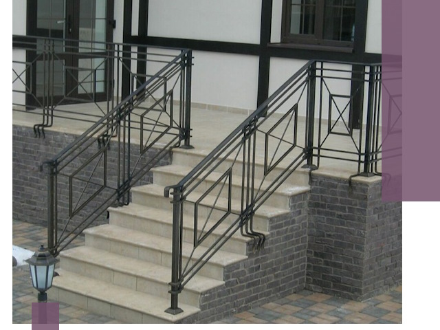 Перила для крыльца в Дальнереченске — монтаж, изготовление и установка