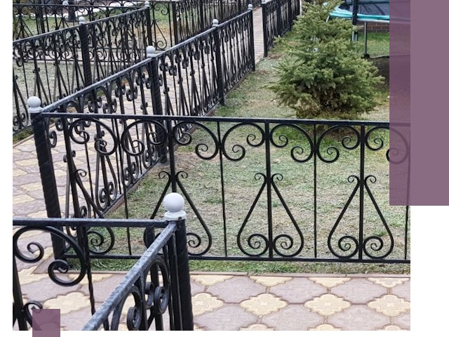 Кованые газонные ограждения под ключ в Дальнереченске